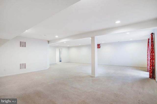 26798 BARNSLEY PL, Chantilly, VA 20152