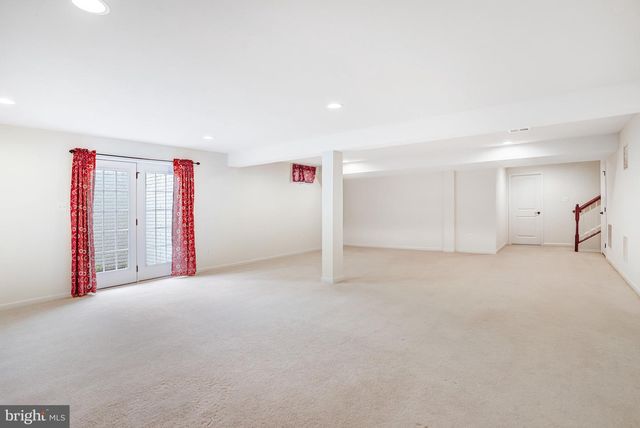26798 BARNSLEY PL, Chantilly, VA 20152