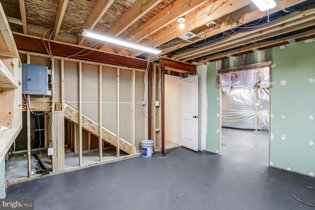 26798 BARNSLEY PL, Chantilly, VA 20152