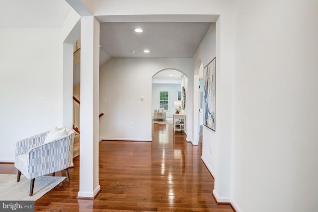 26798 BARNSLEY PL, Chantilly, VA 20152