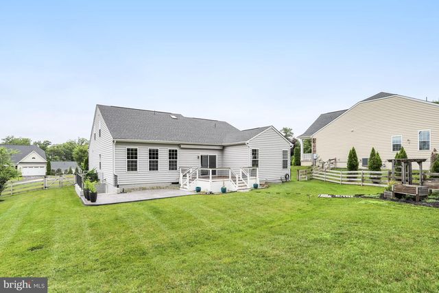 26798 BARNSLEY PL, Chantilly, VA 20152