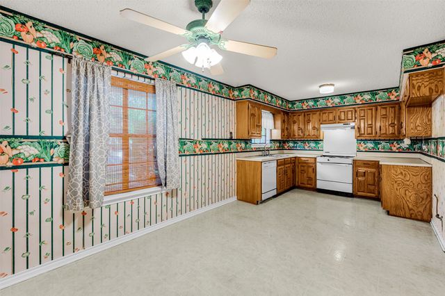 1134 Harvest Hill Circle, Desoto, TX 75115