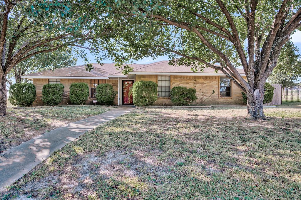 1134 Harvest Hill Circle, Desoto, TX 75115