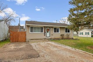 3021 Woodlawn Street, Commerce Twp, MI 48390