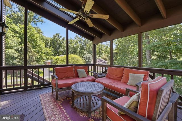 11661 CAPTAIN RHETT LN, Fairfax Station, VA 22039