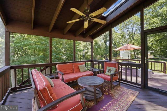 11661 CAPTAIN RHETT LN, Fairfax Station, VA 22039