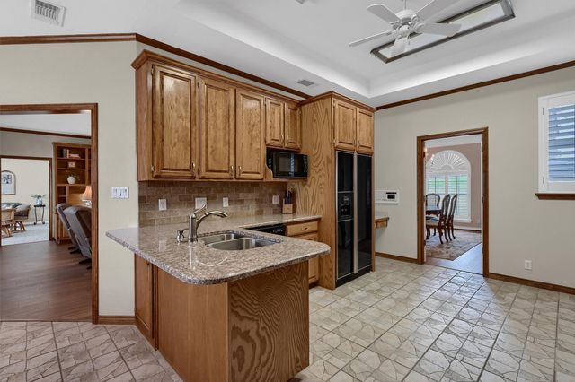 1912 Carriage Estates Road, Sherman, TX 75092
