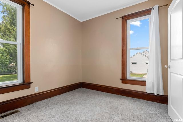 1446 N 4TH Street, Chillicothe, IL 61523