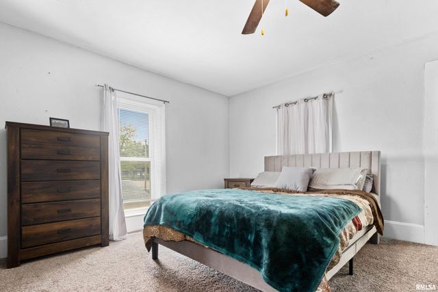 1446 N 4TH Street, Chillicothe, IL 61523