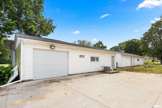 1446 N 4TH Street, Chillicothe, IL 61523