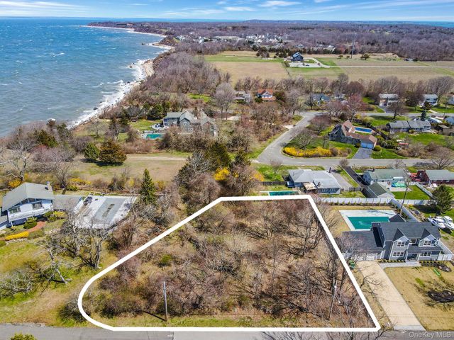 1050 Tasker Lane, Greenport, NY 11944