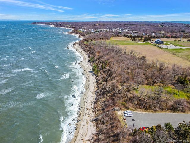 1050 Tasker Lane, Greenport, NY 11944