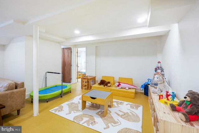 7902 GLENSIDE DR, Takoma Park, MD 20912