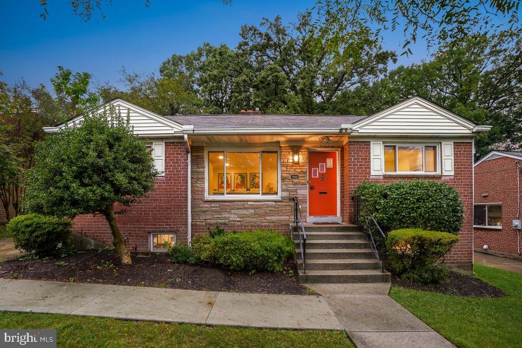 7902 GLENSIDE DR, Takoma Park, MD 20912
