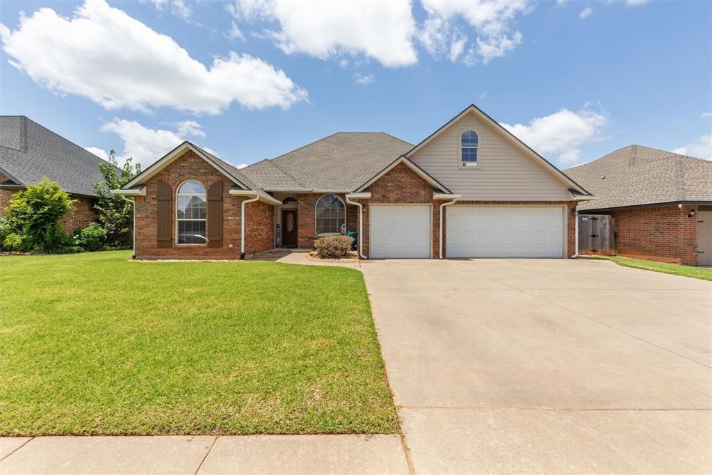 1109 N Charlotte Terrace, Mustang, OK 73064