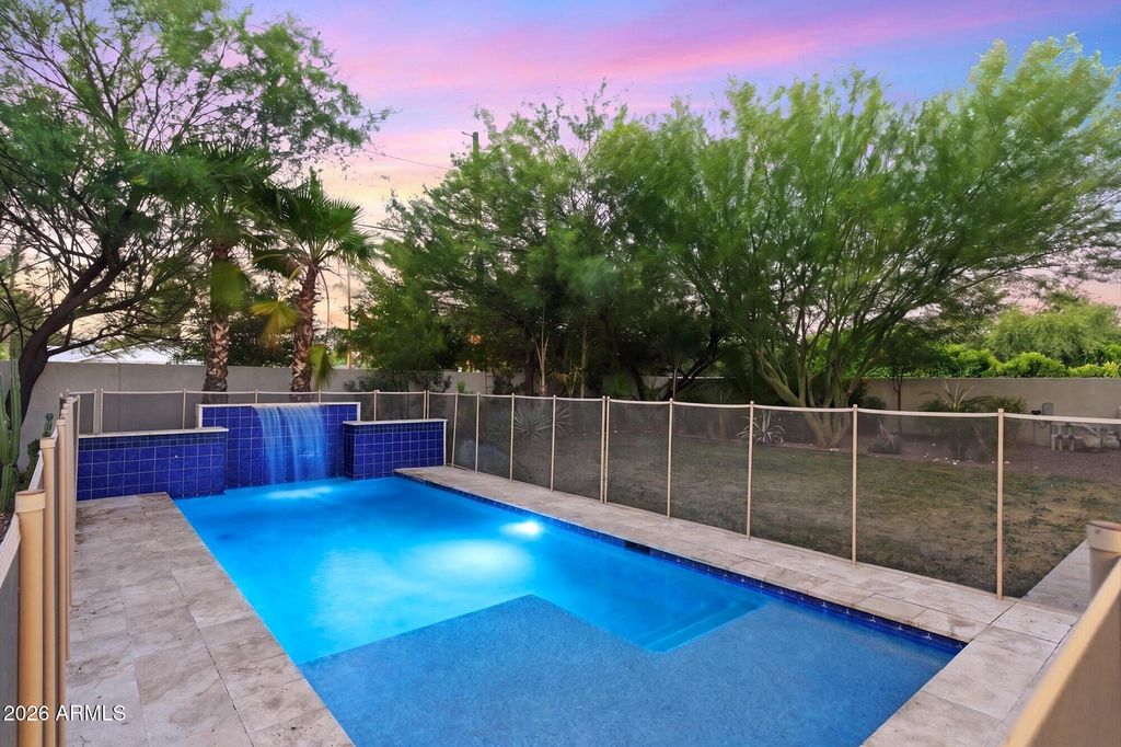 640 W ECHO Lane, Phoenix, AZ 85021 — photo 2