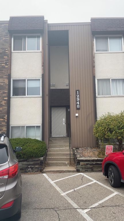 12948 Nicollet Avenue 301, Burnsville, MN 55337