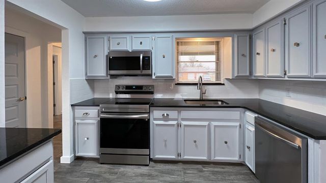 5929 NW 62nd Street, Oklahoma City, OK 73122