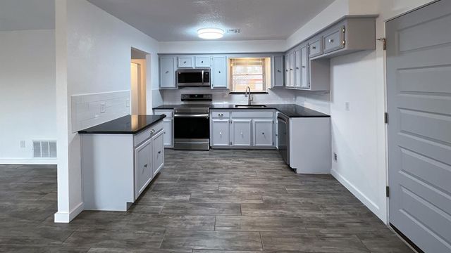 5929 NW 62nd Street, Oklahoma City, OK 73122