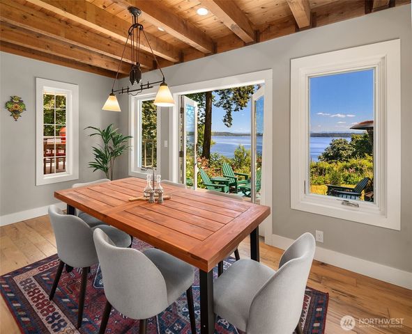21206 Tramp Harbor Road SW, Vashon, WA 98070