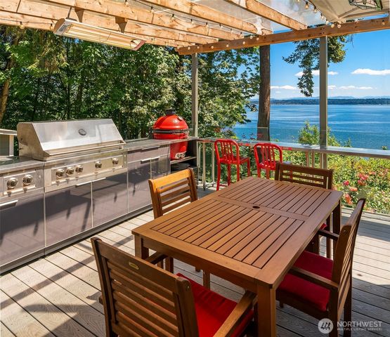 21206 Tramp Harbor Road SW, Vashon, WA 98070