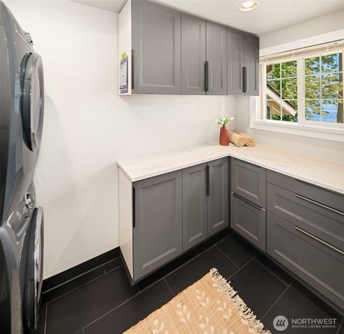 21206 Tramp Harbor Road SW, Vashon, WA 98070