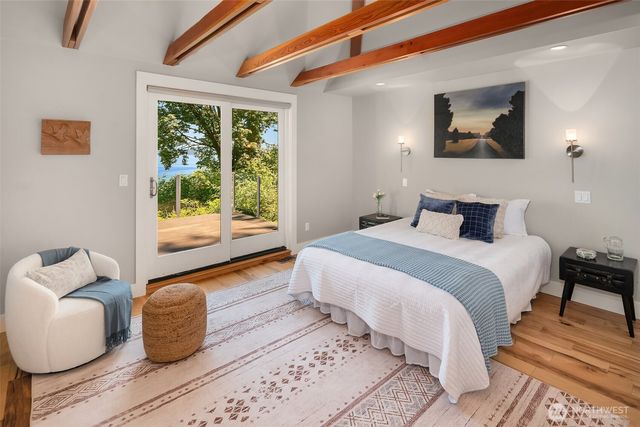 21206 Tramp Harbor Road SW, Vashon, WA 98070