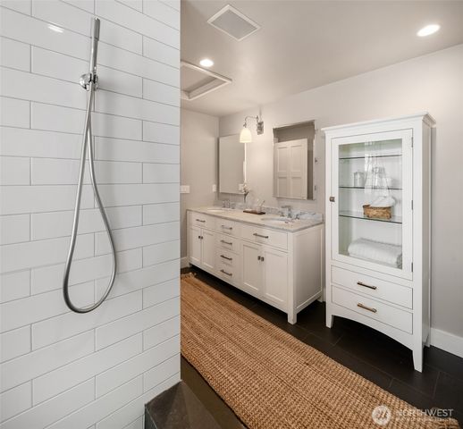 21206 Tramp Harbor Road SW, Vashon, WA 98070