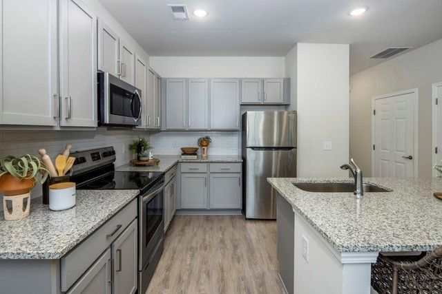 245 Fox Run Drive Myrtle, Brunswick, GA 31525