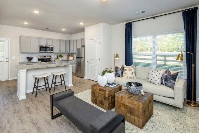 245 Fox Run Drive Myrtle, Brunswick, GA 31525