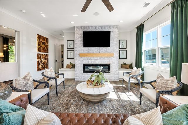 245 Fox Run Drive Myrtle, Brunswick, GA 31525