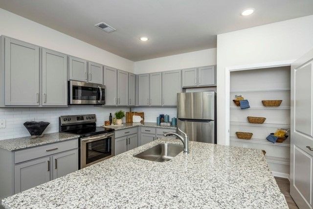 245 Fox Run Drive Myrtle, Brunswick, GA 31525