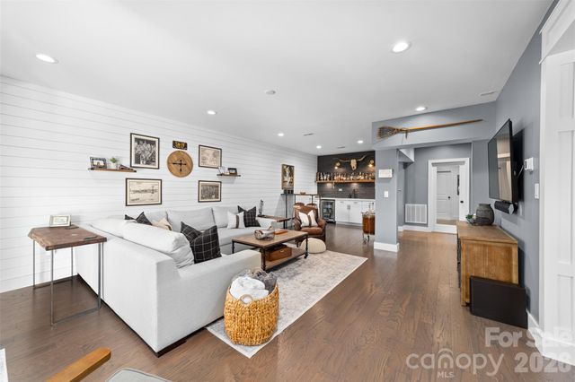 17549 Julees Walk Lane, Davidson, NC 28036