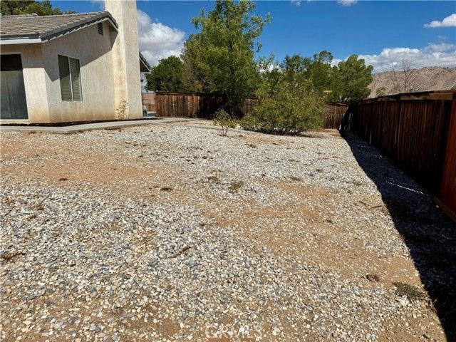 22594 Cuyama Court, Apple Valley, CA 92307