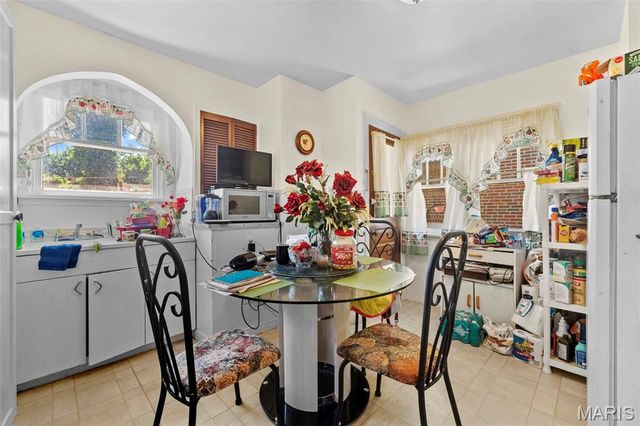 3738 Lawler Drive, St Louis, MO 63121
