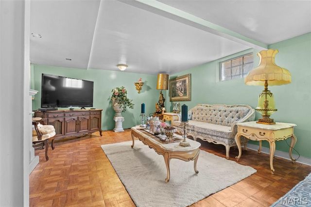 3738 Lawler Drive, St Louis, MO 63121