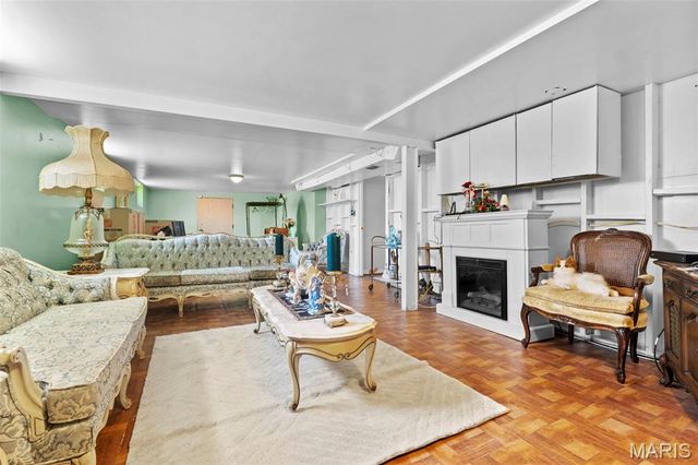 3738 Lawler Drive, St Louis, MO 63121