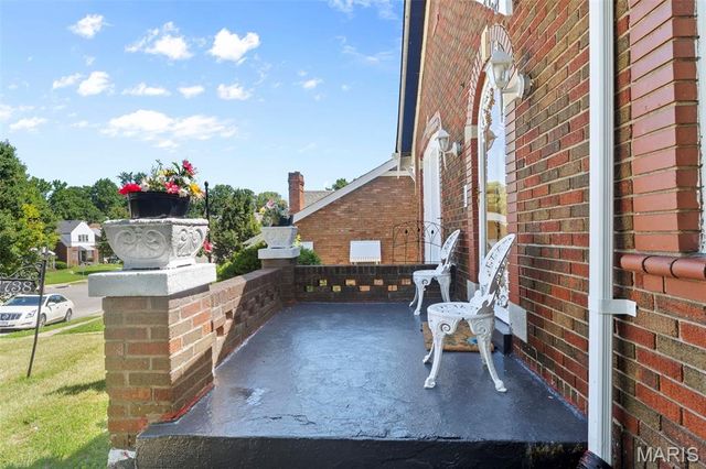 3738 Lawler Drive, St Louis, MO 63121