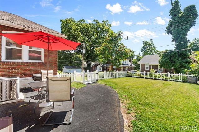 3738 Lawler Drive, St Louis, MO 63121