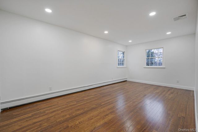7 Spruce Court, Huntington, NY 11743