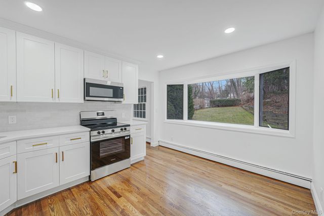 7 Spruce Court, Huntington, NY 11743