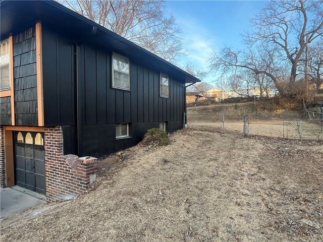 3807 S Fuller Avenue, Independence, MO 64052