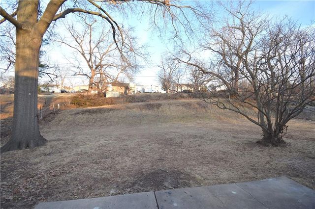 3807 S Fuller Avenue, Independence, MO 64052