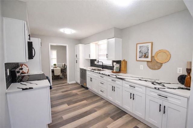 3807 S Fuller Avenue, Independence, MO 64052