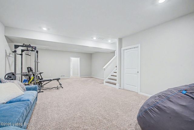 6802 Hawley View Ct, Crestwood, KY 40014