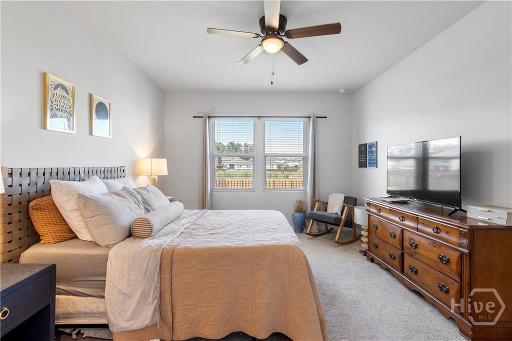 Image 15 of property listing at 134 Crosstown Avenue, Richmond Hill, GA 31324