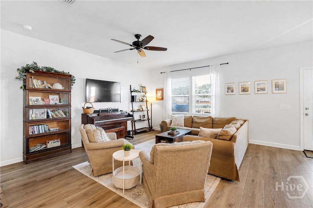Image 4 of property listing at 134 Crosstown Avenue, Richmond Hill, GA 31324