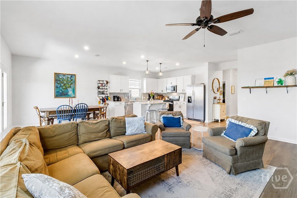 Image 5 of property listing at 134 Crosstown Avenue, Richmond Hill, GA 31324