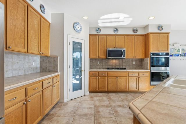 2567 Parkcrest Way, Roseville, CA 95747