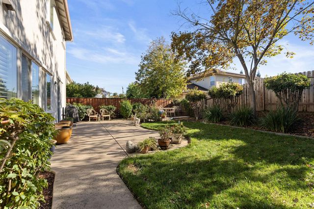 2567 Parkcrest Way, Roseville, CA 95747